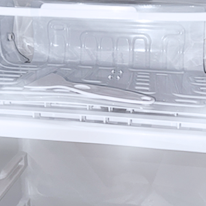 Crisper Drawer & Removable Shelves